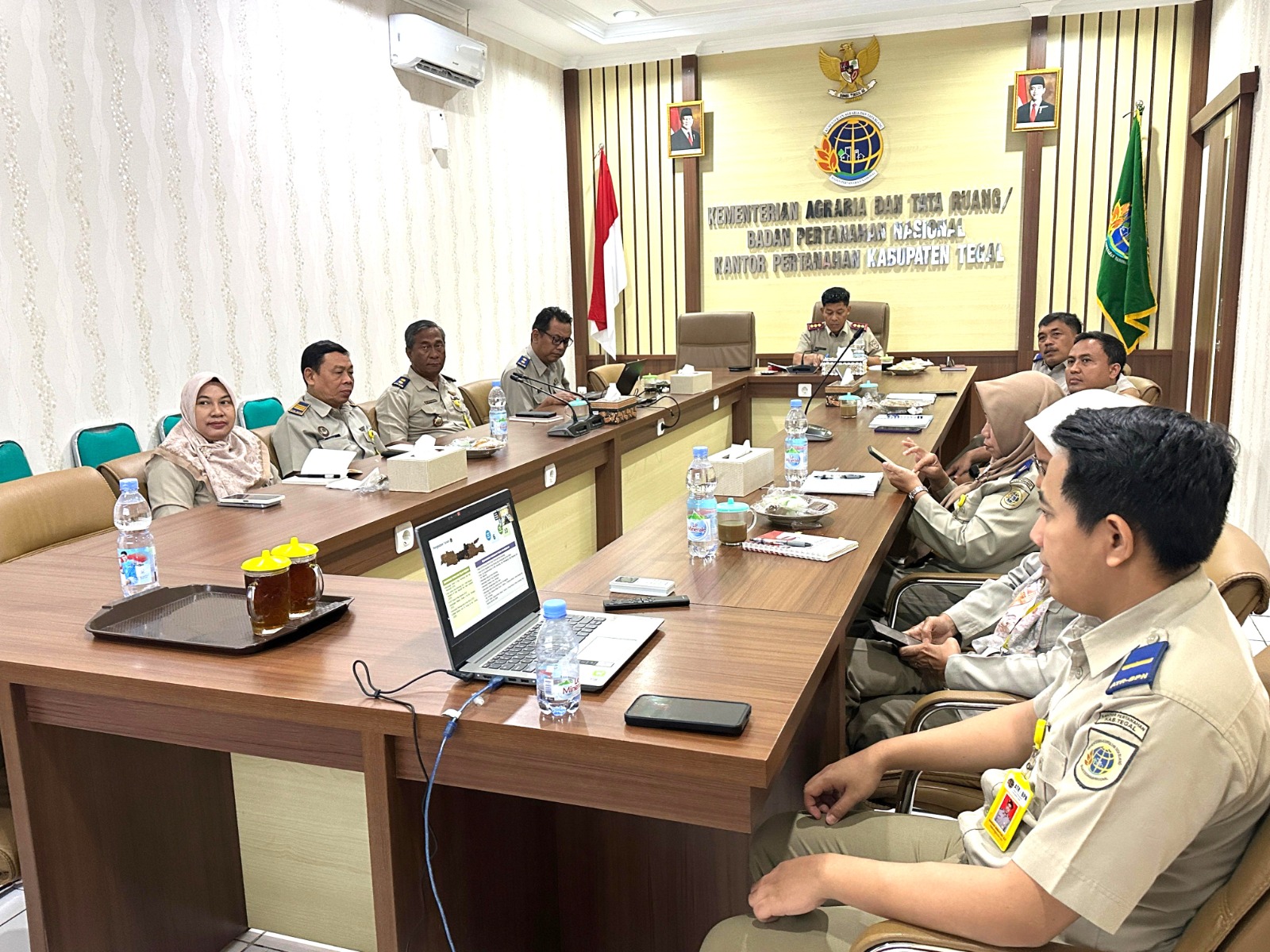 Kantor Pertanahan Kabupaten Tegal Ikuti Monev Kinerja Semester I tahun 2025 Kanwil BPN Jawa Tengah