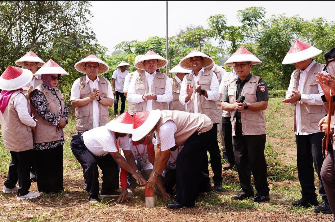 Di Momen Pencanangan GEMAPATAS 2025, Menteri Nusron: Semua Masyarakat Wajib Pasang Patok