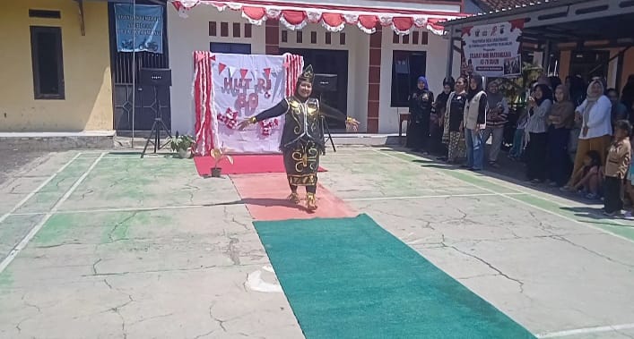 Desa Sabarwangi Adakan Lomba Fashion Show Antar RT dalam Rangka HUT RI ke-80